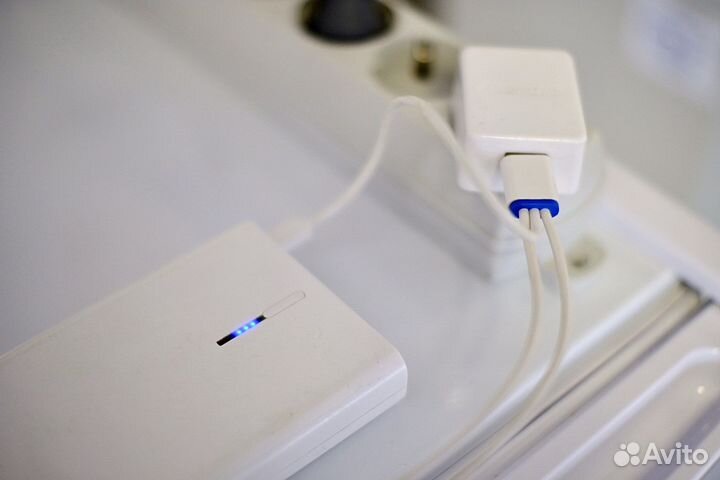 Внешний аккумулятор iconBIT 20800 мА/ч + зарядка