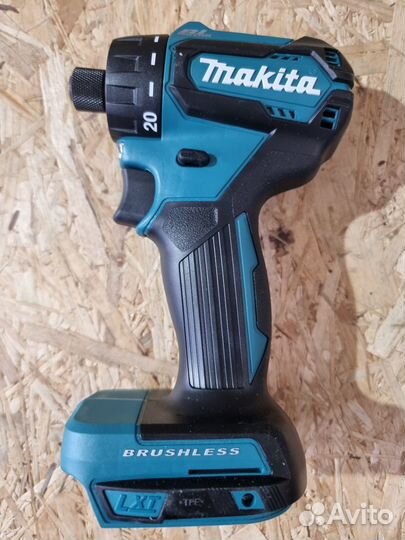 Аккумуляторная дрель-шуруповерт Makita DDF083Z