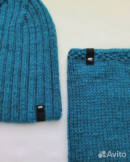 Шапка шерстяная вязаная и снуд