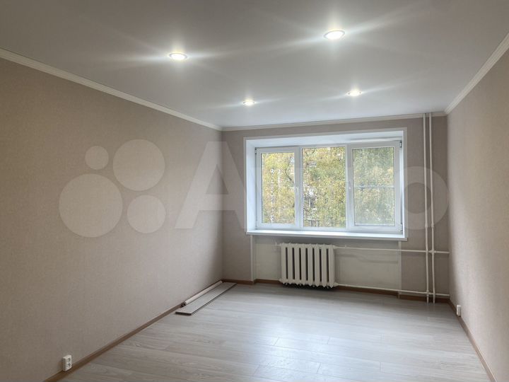 Комната 18 м² в 9-к., 4/5 эт.