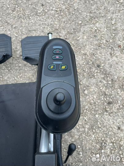 Инвалидная коляска с электроприводом