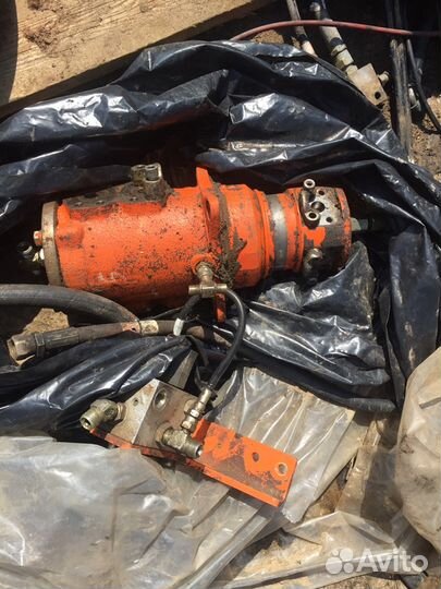 Центральный коллектор экскаватор Daewoo Doosan 225