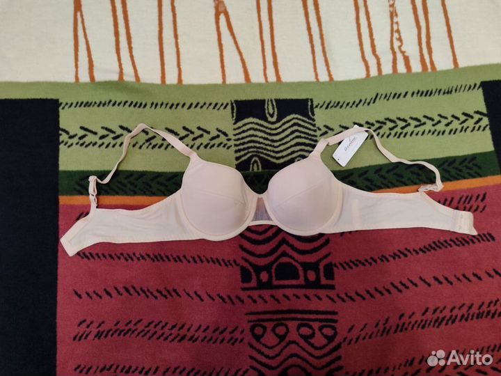 Бюстгалтер 85В Aveline новый