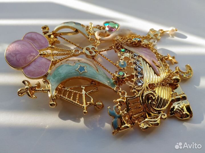 Брошь 