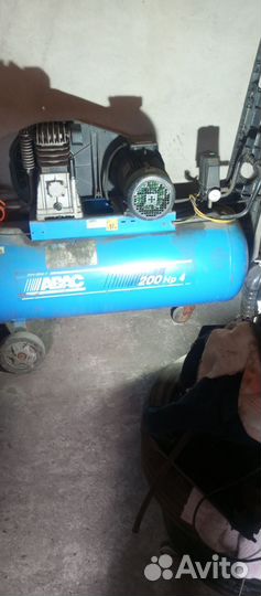Продаю компрессор