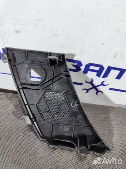 Накладка торпеды правая верхняя Nissan Qashqai J10