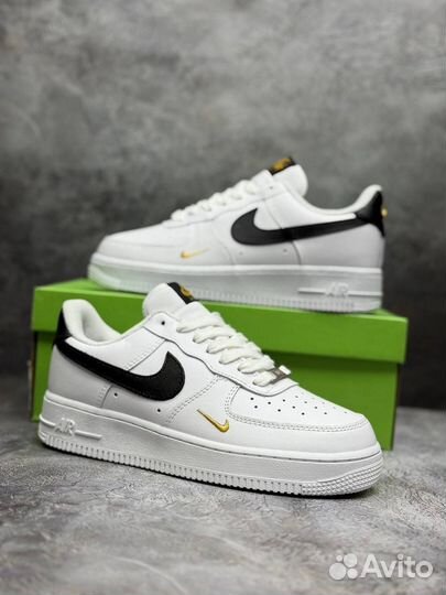 Кроссовки оптом