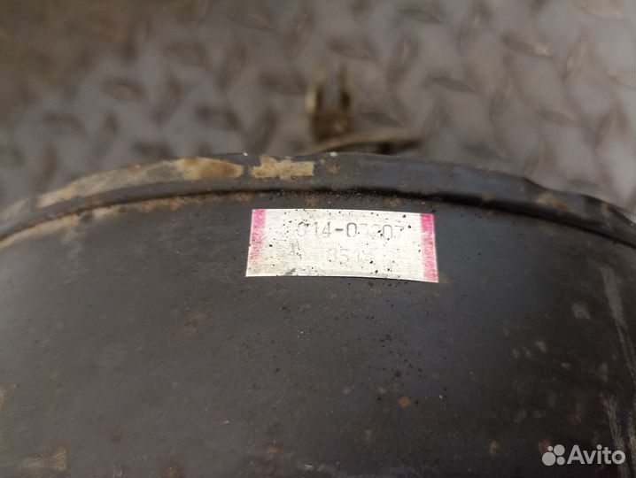 Усилитель тормозов вакуумный Mitsubishi Pajero 1