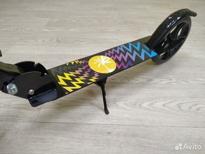 Самокат 2-х колесный детский черный с принтом