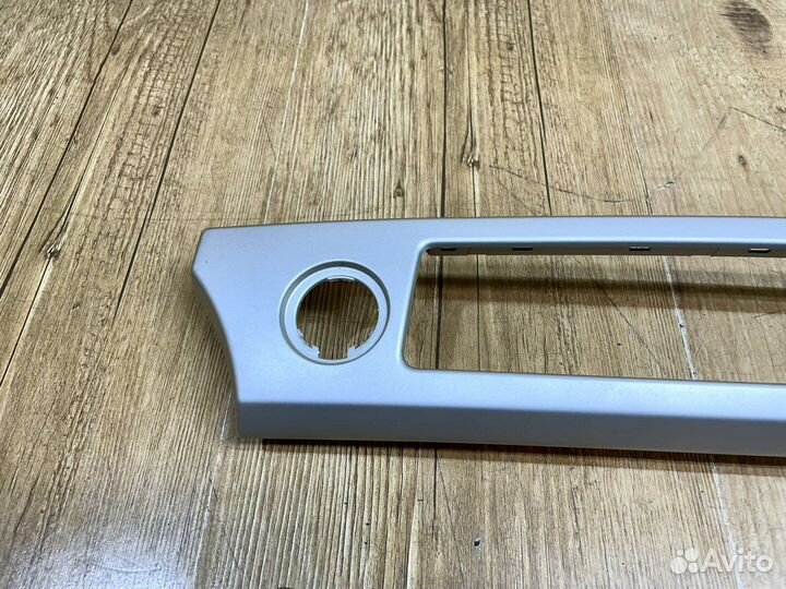 Накладка торпедо BMW E90 правый руль 2005 - 2013г