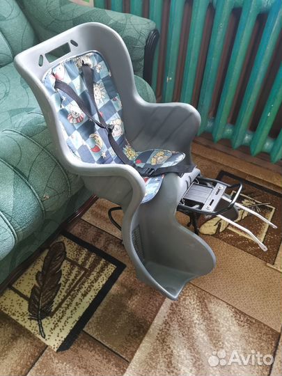 Детское кресло на велосипед с багажником