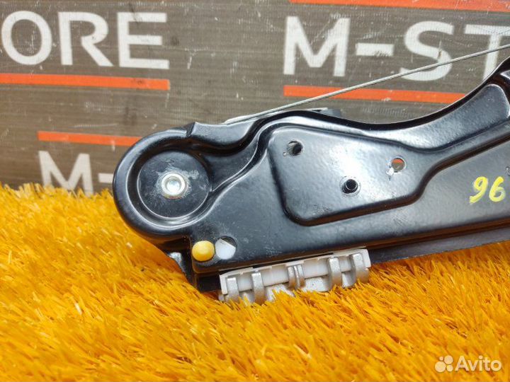 Стеклоподъемник задний правый Mercedes-Benz