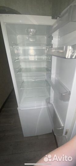 Холодильник vestel
