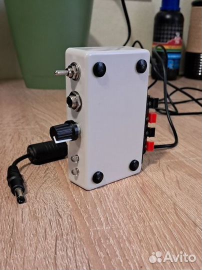 Комбоусилитель для электрогитар, баса 60 ватт