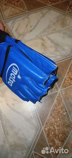 Спортивные перчатки