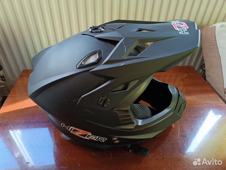 Мотокроссовый шлем