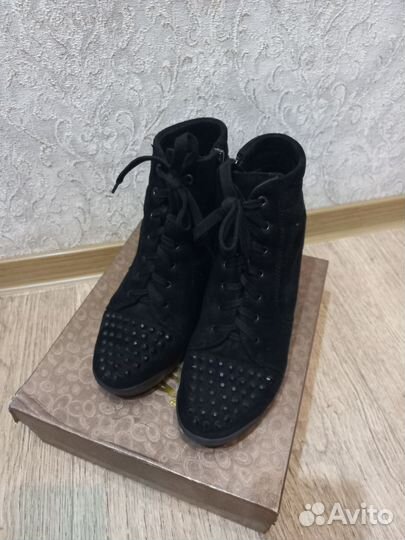 Ботинки женские 39 размер