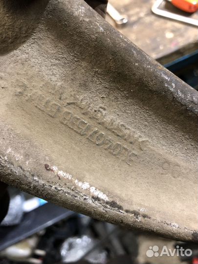 Рычаг передний правый VW Passat B6