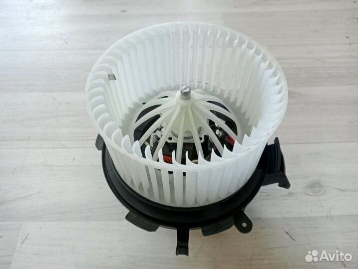 Мотор печки Mercedes-Benz Sprinter W906