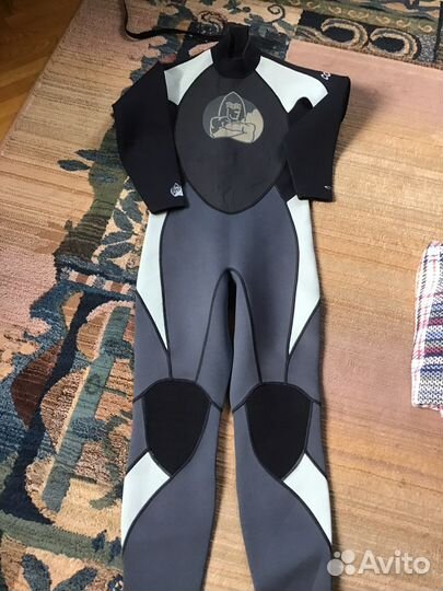 Гидрокостюм