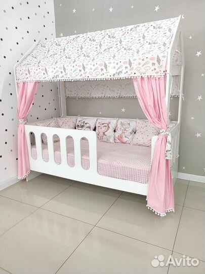 Детская кровать с ящиками домик