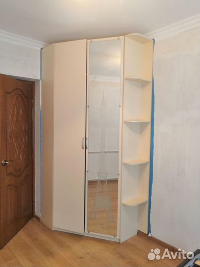 Продам угловой шкаф