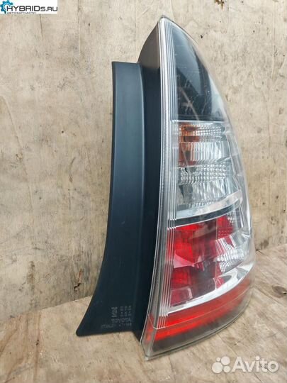 Фонарь задний правый Toyota Prius 2 NHW20 2005