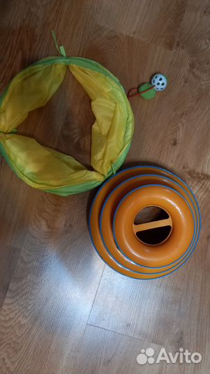 Игрушки для кошек: пирамида с шариками и тоннель