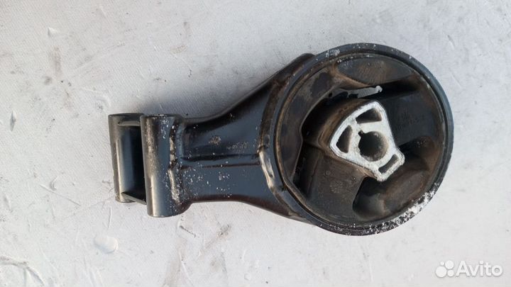 Опора двигателя задняя GM 13248630