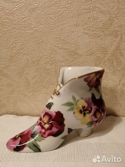 Фарфоровая туфелька