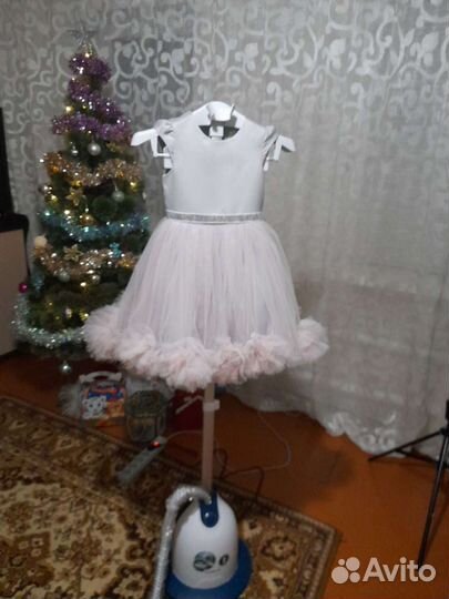 Платье праздничное