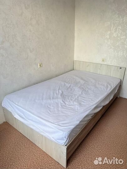 Кровать полуторка