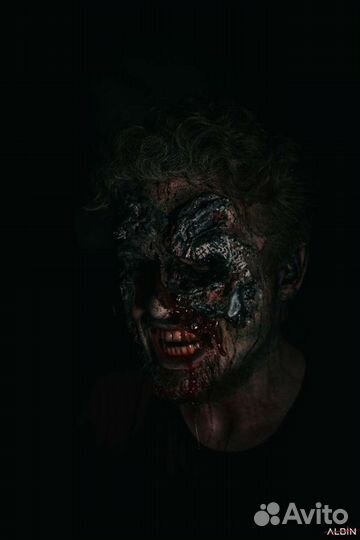 Гример-постижер