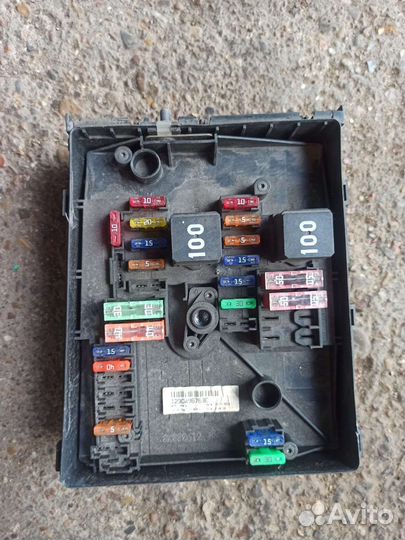 Блок предохранителей VW Skoda 1,8 Cda