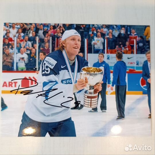 Фотографии хоккейных звезд с автографами