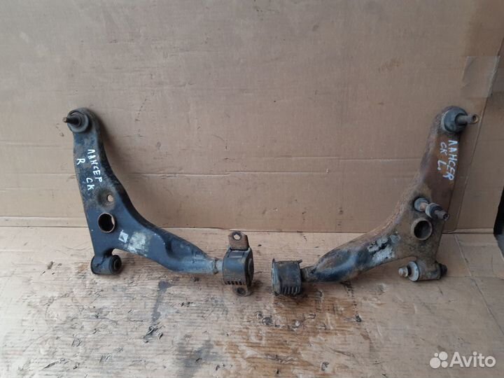 Рычаг передний Митцубиси Ланцер 7 CK 96-03