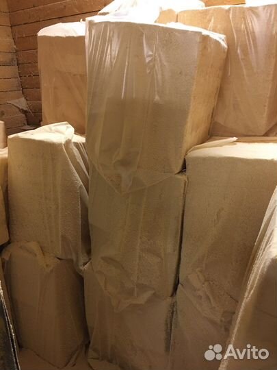 Древесная стружка спрессованная в брикетах