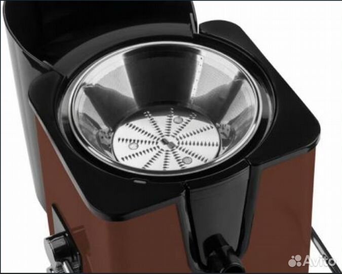 Соковыжималка центробежная Scarlett Brown