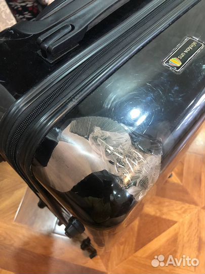 Чемодан с женскими вещами 40-42