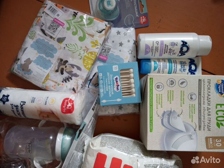 Подгузники, принадлежности для новорождённого