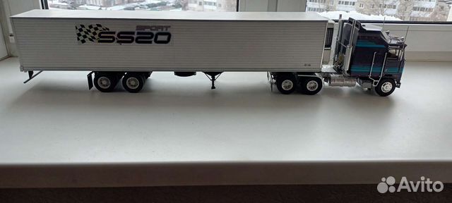 Модель kenworth 1/24
