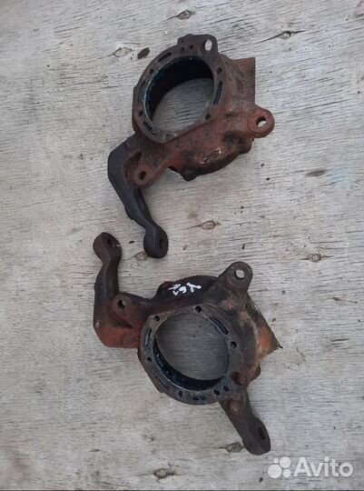 Nissan Patrol Y61 Поворотный кулак