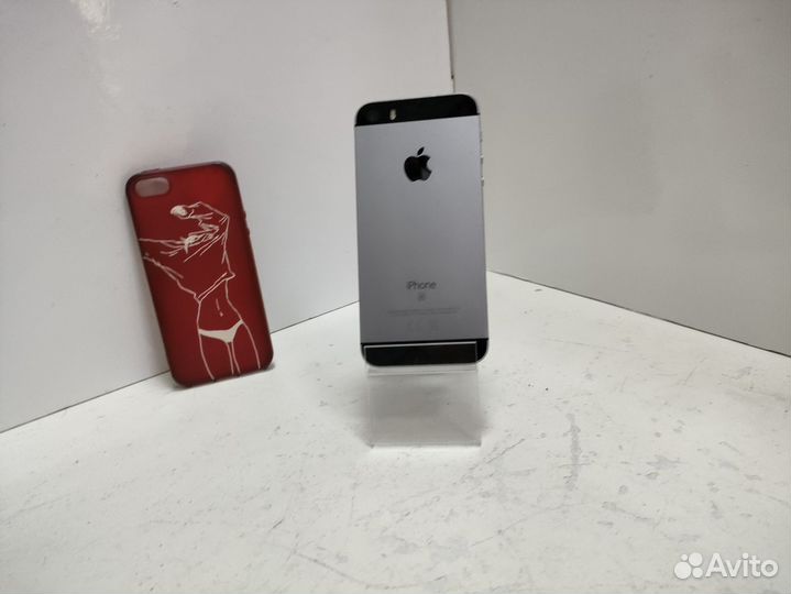 Мобильный телефон Apple iPhone SE (2016) 2/32 GB