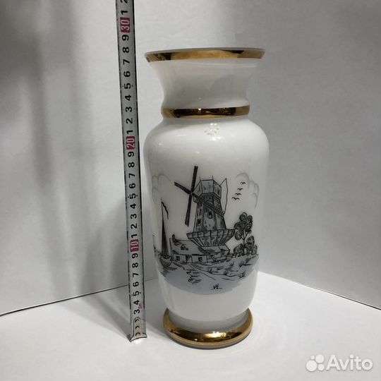 Ваза молочное стекло Богемия