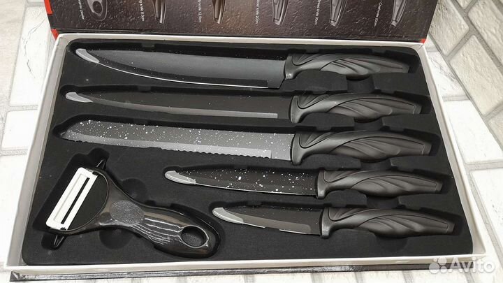 Набор кухонных ножей в кейсе новые