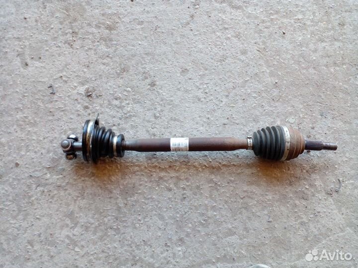 Полуось передняя левая Nissan Almera G15 1.6 MT