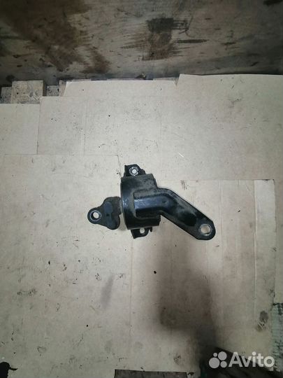 Подушка двигателя Toyota Carina E Тойота Карина Е