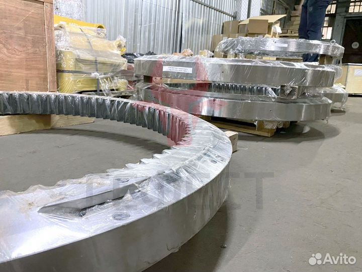 Поворотный круг Komatsu PC200LC-8 206-25-00200