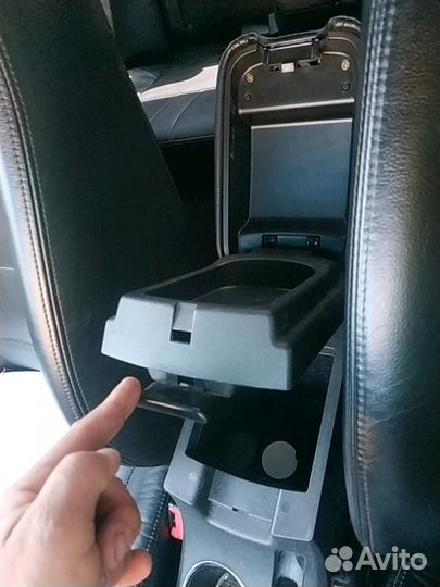 Подлокотник geely emgrand 2012 г