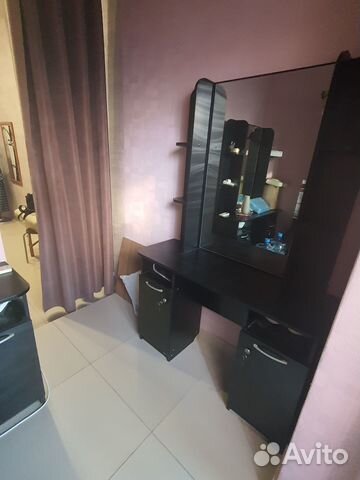 Тумба с зеркалом для парикмахера